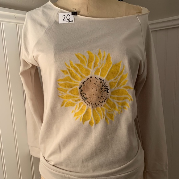 Over the shoulder handmade sunflower top - Picture 1 of 1